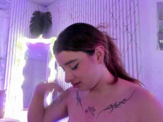 Naomy-tay1 webcam