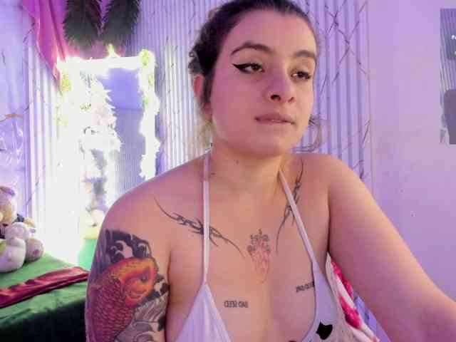 Naomy-tay1 webcam