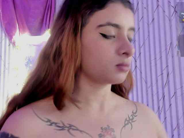 Naomy-tay1 webcam