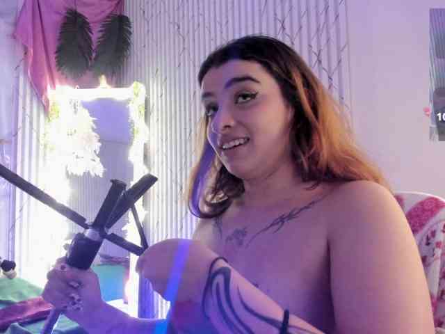 Naomy-tay1 webcam
