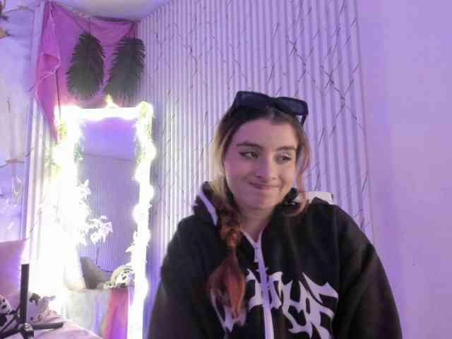 Naomy-tay1 webcam