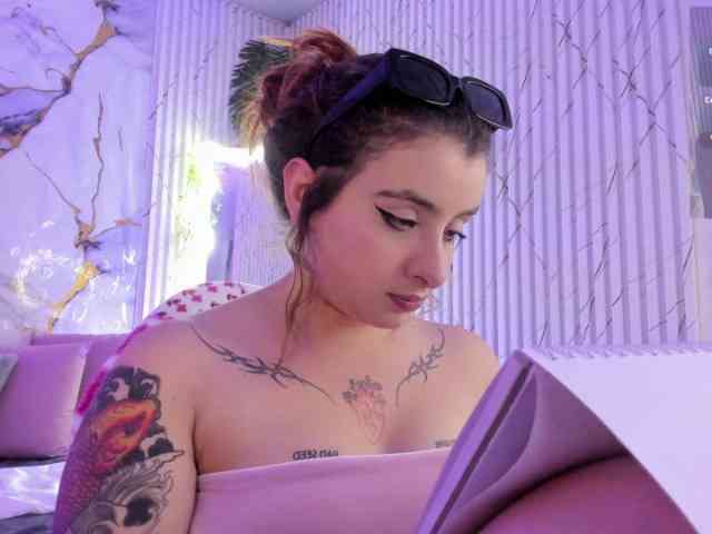 Naomy-tay1 webcam