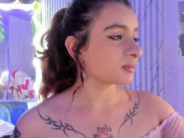 Naomy-tay1 Live Webcam on BongaCams