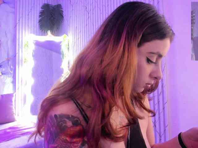 Naomy-tay1 webcam