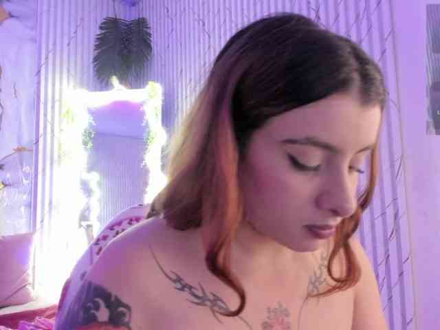 Naomy-tay1 webcam