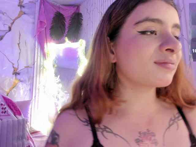 Naomy-tay1 webcam