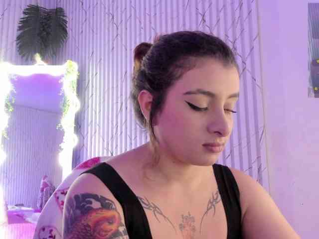 Naomy-tay1 webcam
