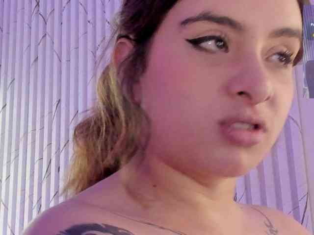 Naomy-tay1 webcam
