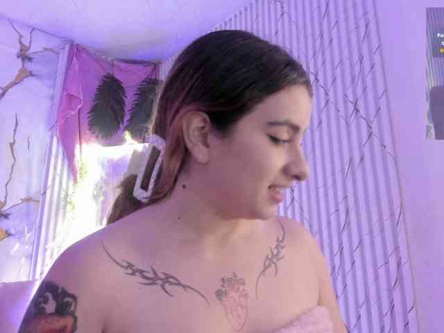 Naomy-tay1 webcam