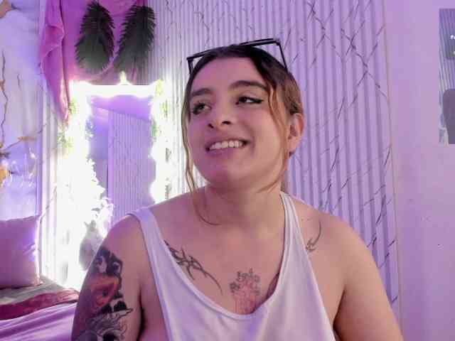 Naomy-tay1 webcam