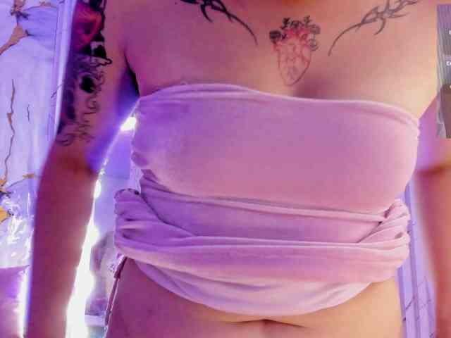 Naomy-tay1 webcam