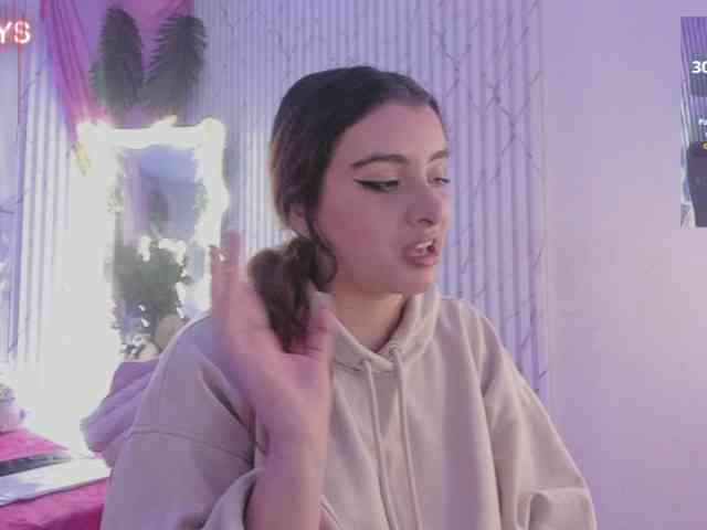 Naomy-tay1