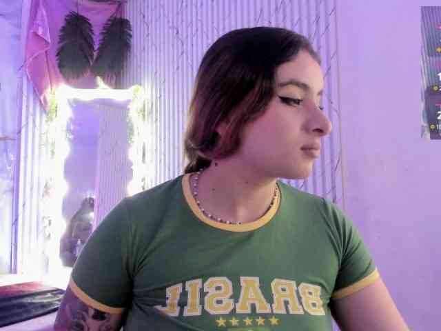 Naomy-tay1 webcam