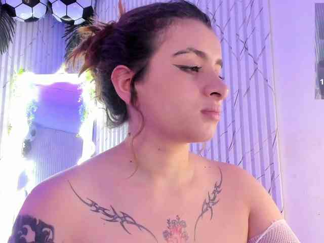 Naomy-tay1 webcam