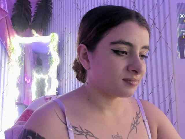 Naomy-tay1 webcam