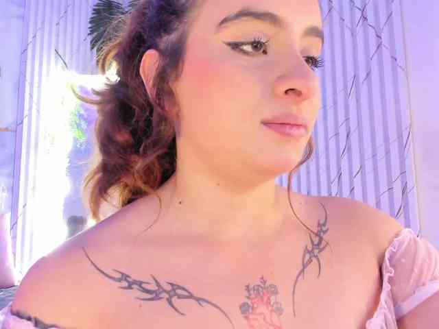 Naomy-tay1 webcam