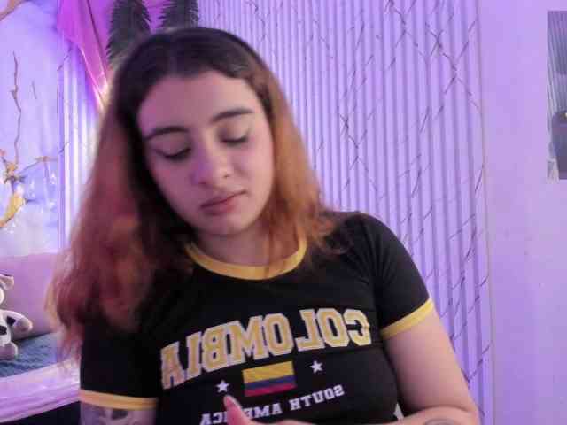 Naomy-tay1 webcam