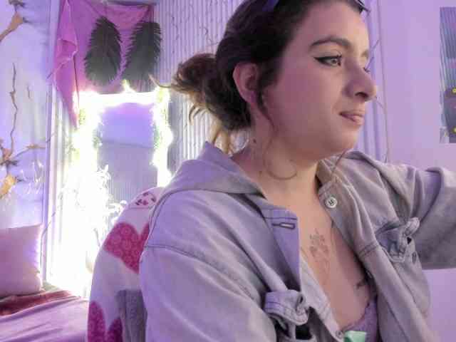 Naomy-tay1 webcam