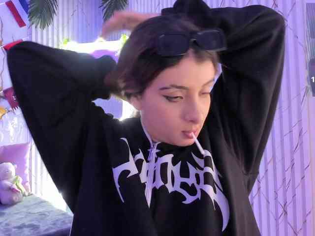 Naomy-tay1 Naomy-tay1