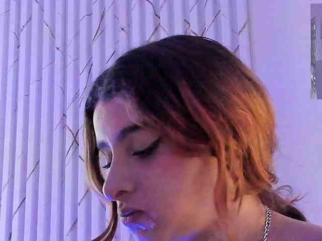 Naomy-tay1 webcam