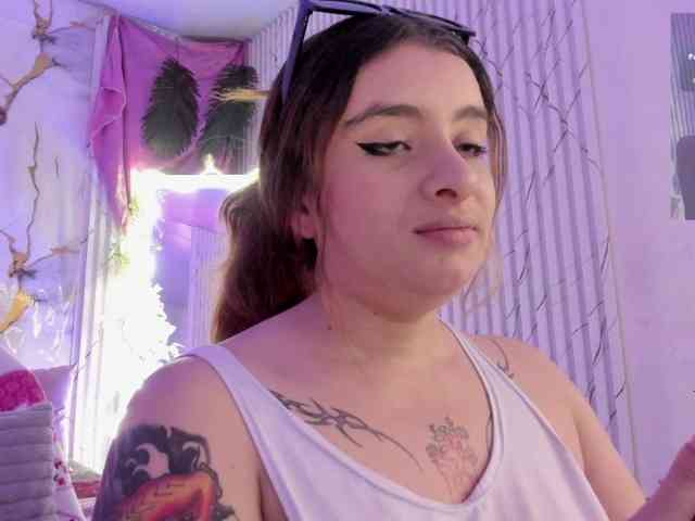 Naomy-tay1 webcam
