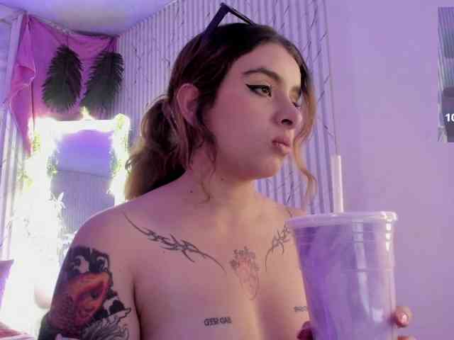 Naomy-tay1 webcam