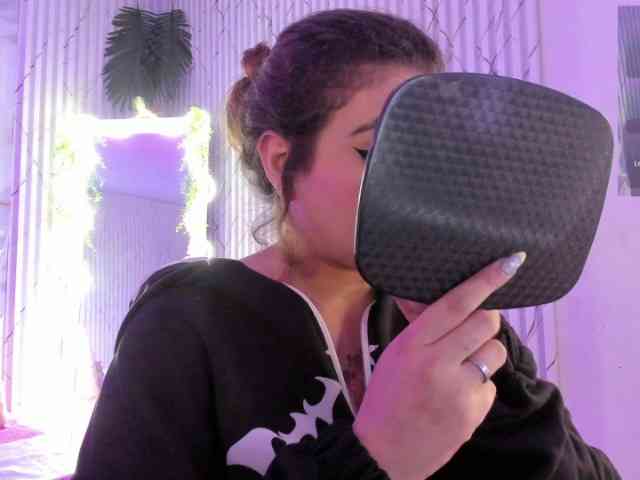 Naomy-tay1 webcam