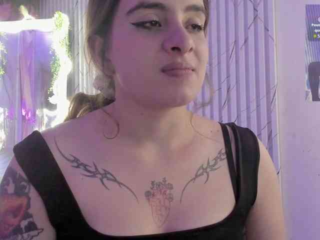 Naomy-tay1 webcam