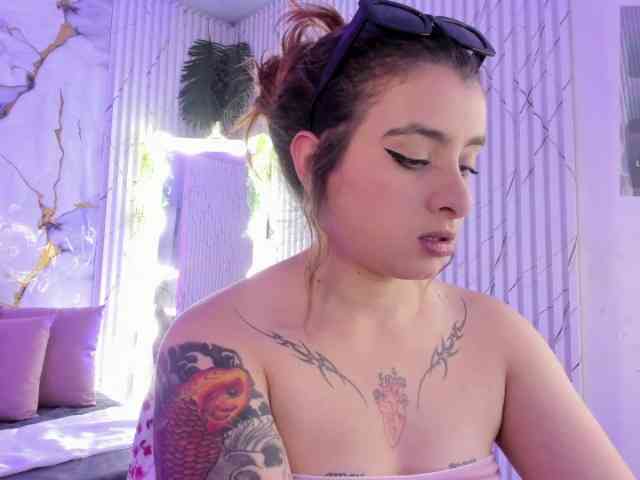 Naomy-tay1 webcam