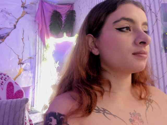 Naomy-tay1 webcam