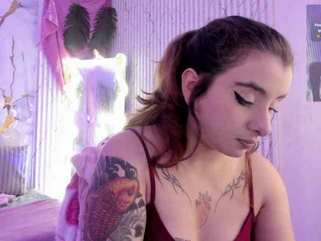 Naomy-tay1 webcam