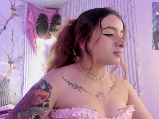 Naomy-tay1 webcam