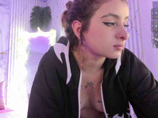 Naomy-tay1 webcam
