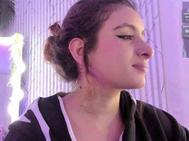 Naomy-tay1 webcam