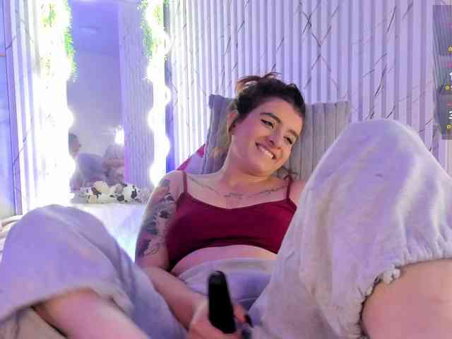 Naomy-tay1 webcam