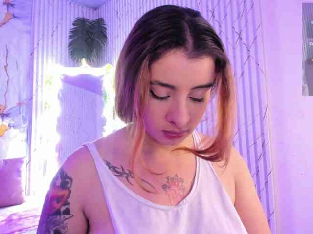 Naomy-tay1 webcam