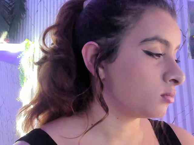 Naomy-tay1 webcam