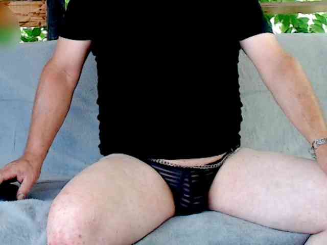 RedJohn-x Live Webcam on BongaCams