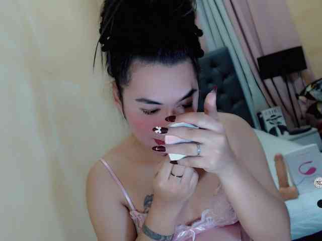 TastefullyYoursx... Live Webcam on BongaCams