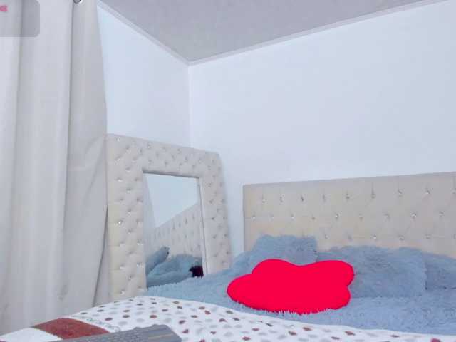 Sarahfox live cam on BongaCams