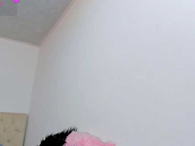 Sarahfox live cam on BongaCams