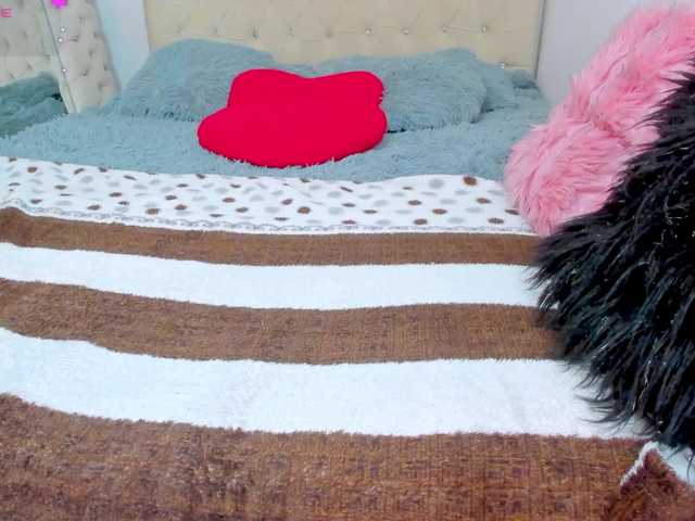 Sarahfox live cam on BongaCams