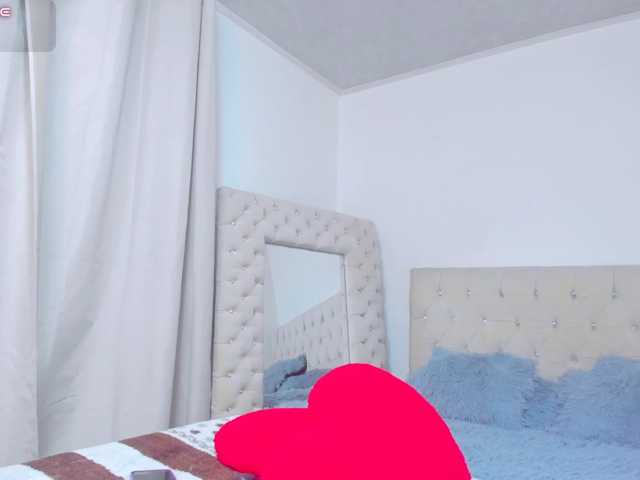 Sarahfox live cam on BongaCams