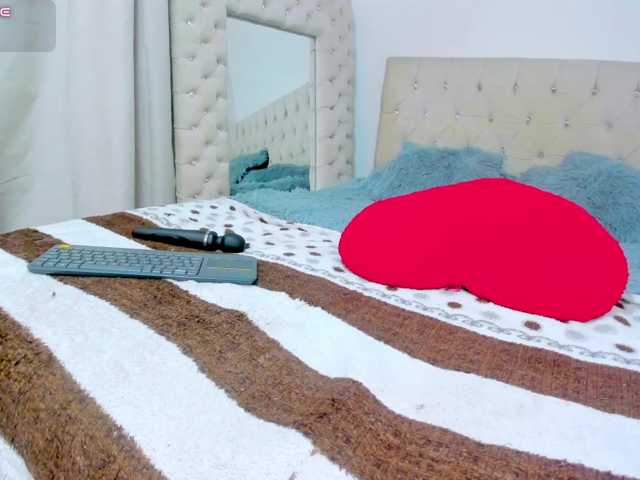 Sarahfox live cam on BongaCams