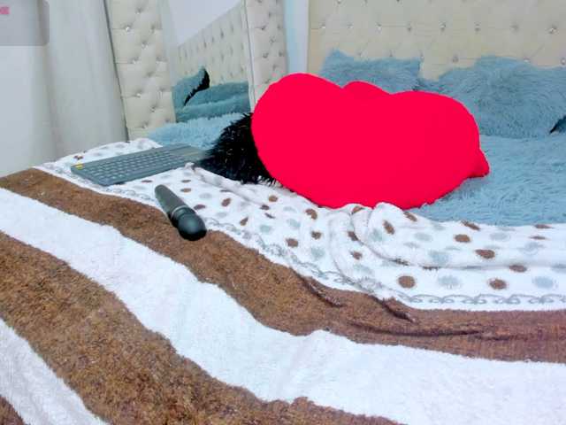 Sarahfox live cam on BongaCams