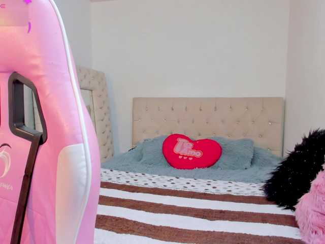 Sarahfox live cam preview