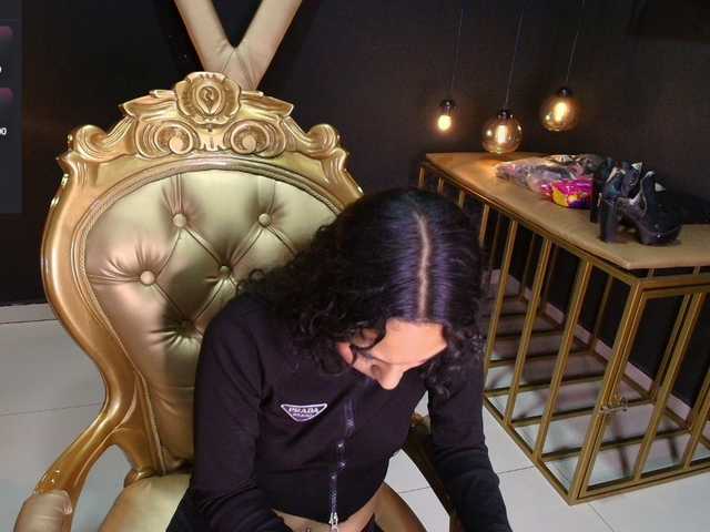 Sweettpleasure live cam on BongaCams