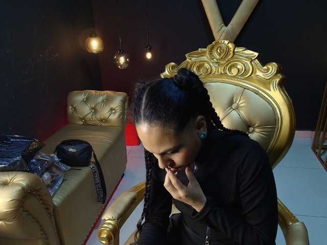 Sweettpleasure live cam on BongaCams