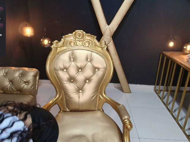 Sweettpleasure live cam on BongaCams