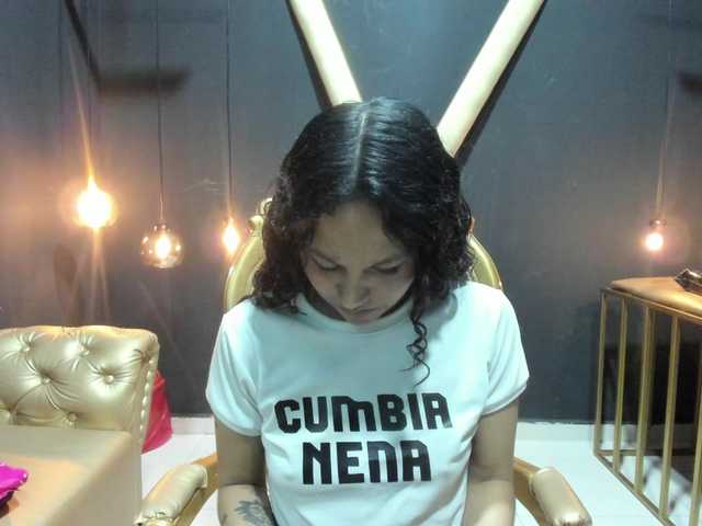 Sweettpleasure live cam on BongaCams